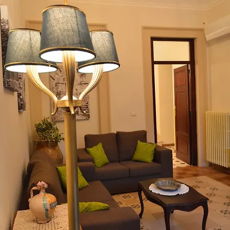 ヴィラ Siciliana タオルミーナ