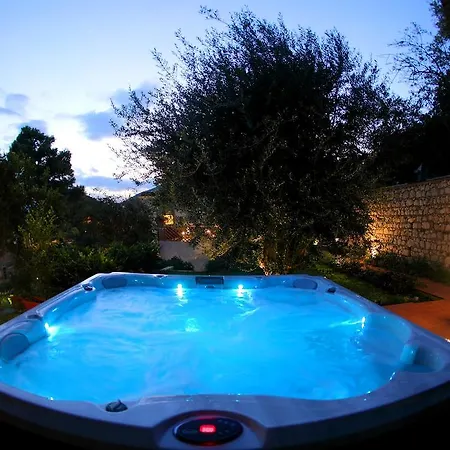 ヴィラ Siciliana タオルミーナ