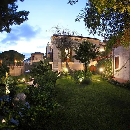 ヴィラ Siciliana タオルミーナ